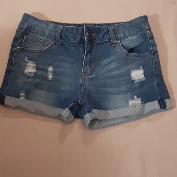 indero Pants - Indero destressed jean shorts